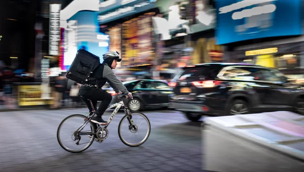 Delivery rider