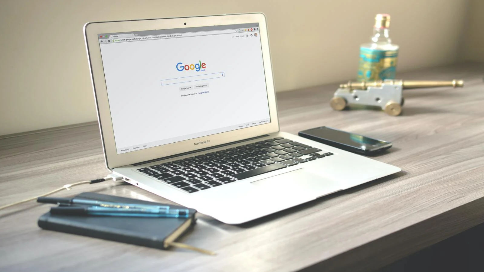 Macbook on Google Homepage