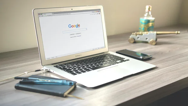 Macbook on Google Homepage